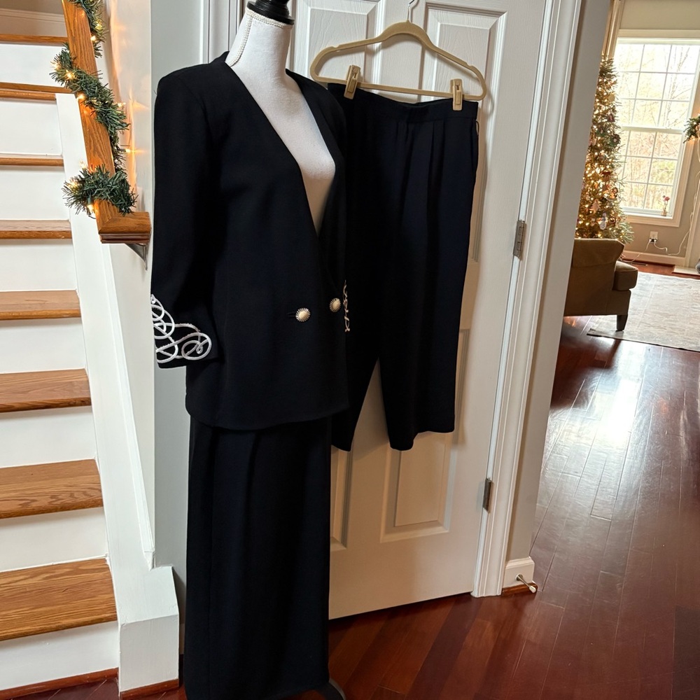 St. John Knit Suit Black 3 Piece Embroidered Jacket Pants & Skirt Size 16 - Picture 3 of 16
